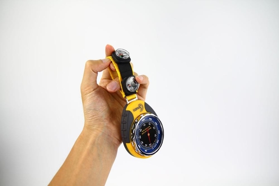 Bergsteigen vermischen Thermometer mit Höhenmesser-Barometer-Kompass für Freien